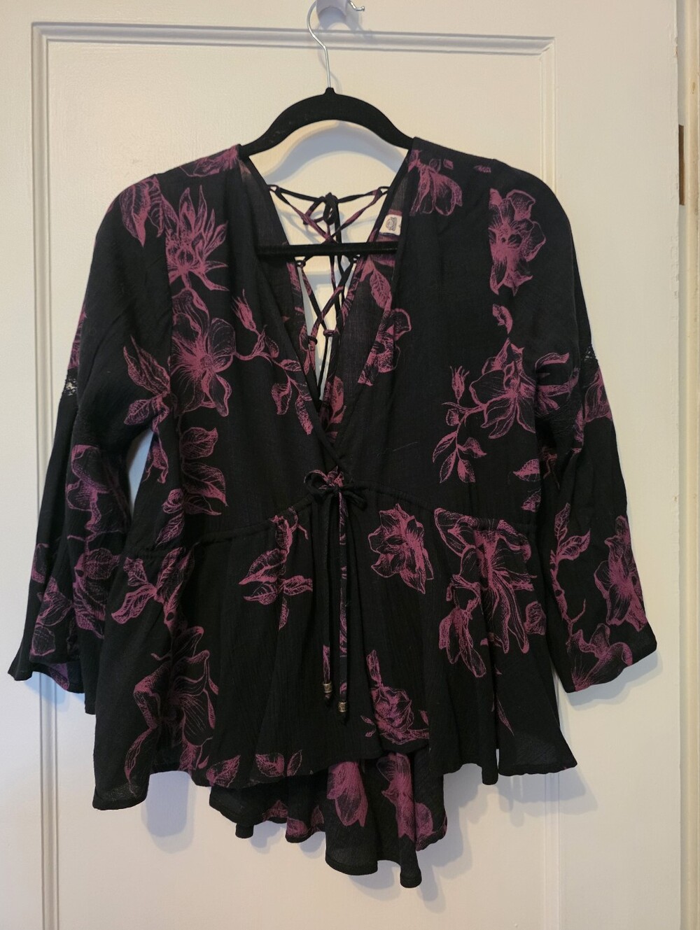 American Rag Floral Lace Up Back Peplum Top Bell Sleeves Size L